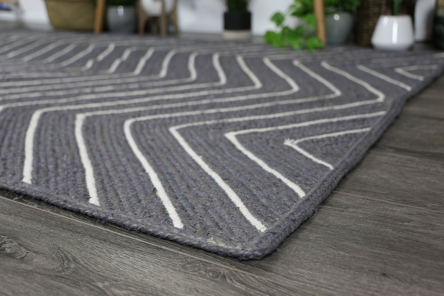 Tovia Grey Chevron Rug