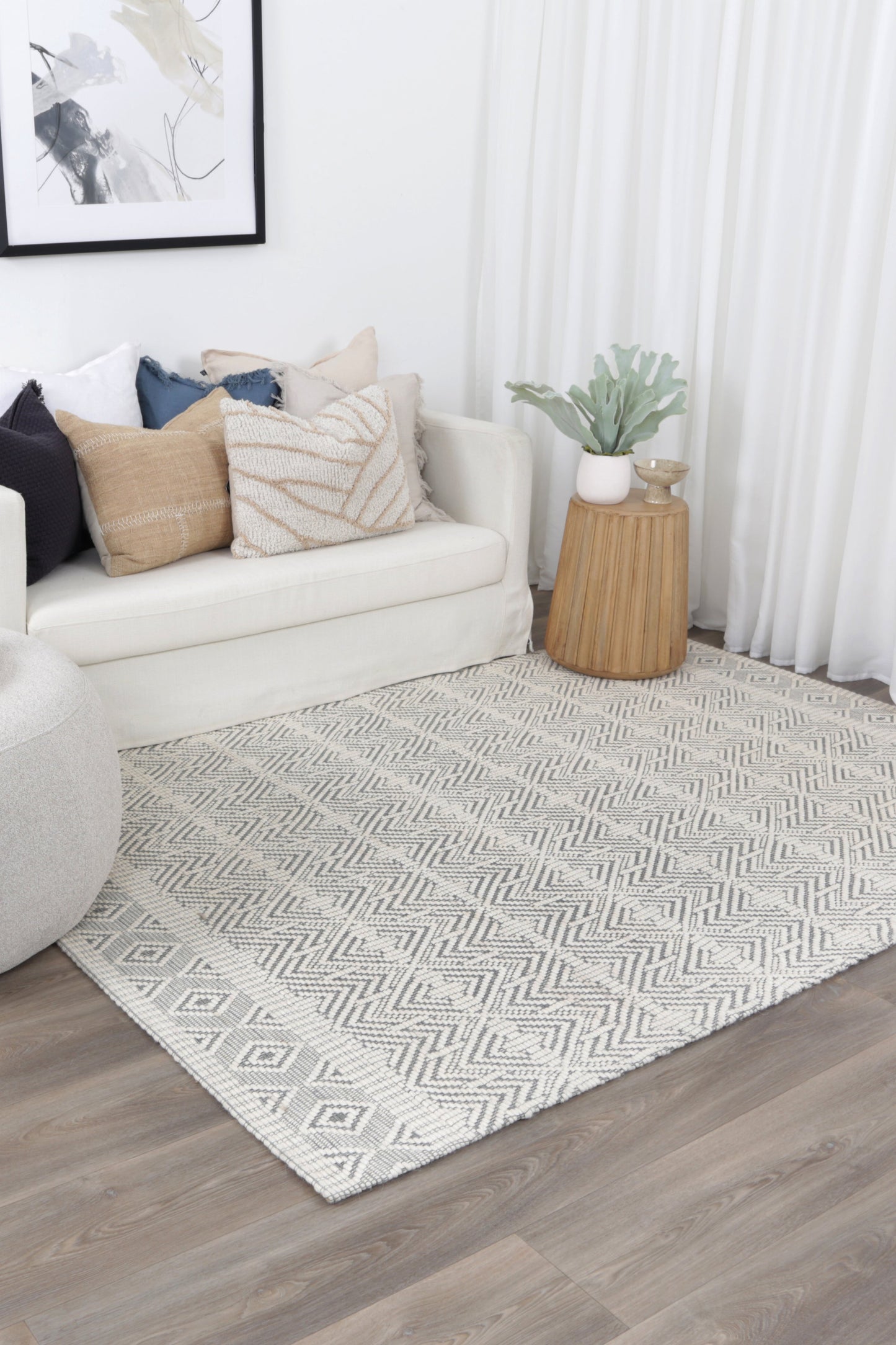 Bellora Chevron Light Grey Wool Rug