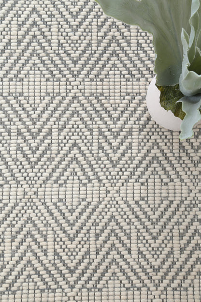 Bellora Chevron Light Grey Wool Rug