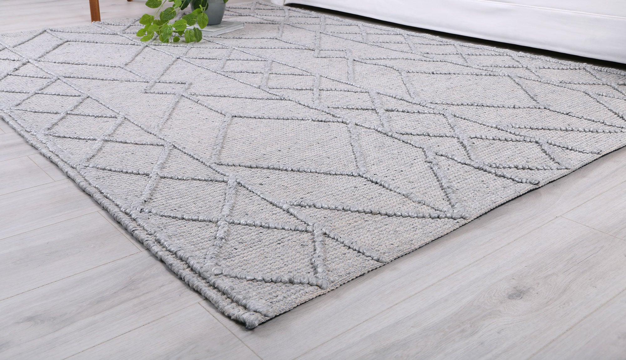 Shoreline Interweave Tribal Grey Wool Rug