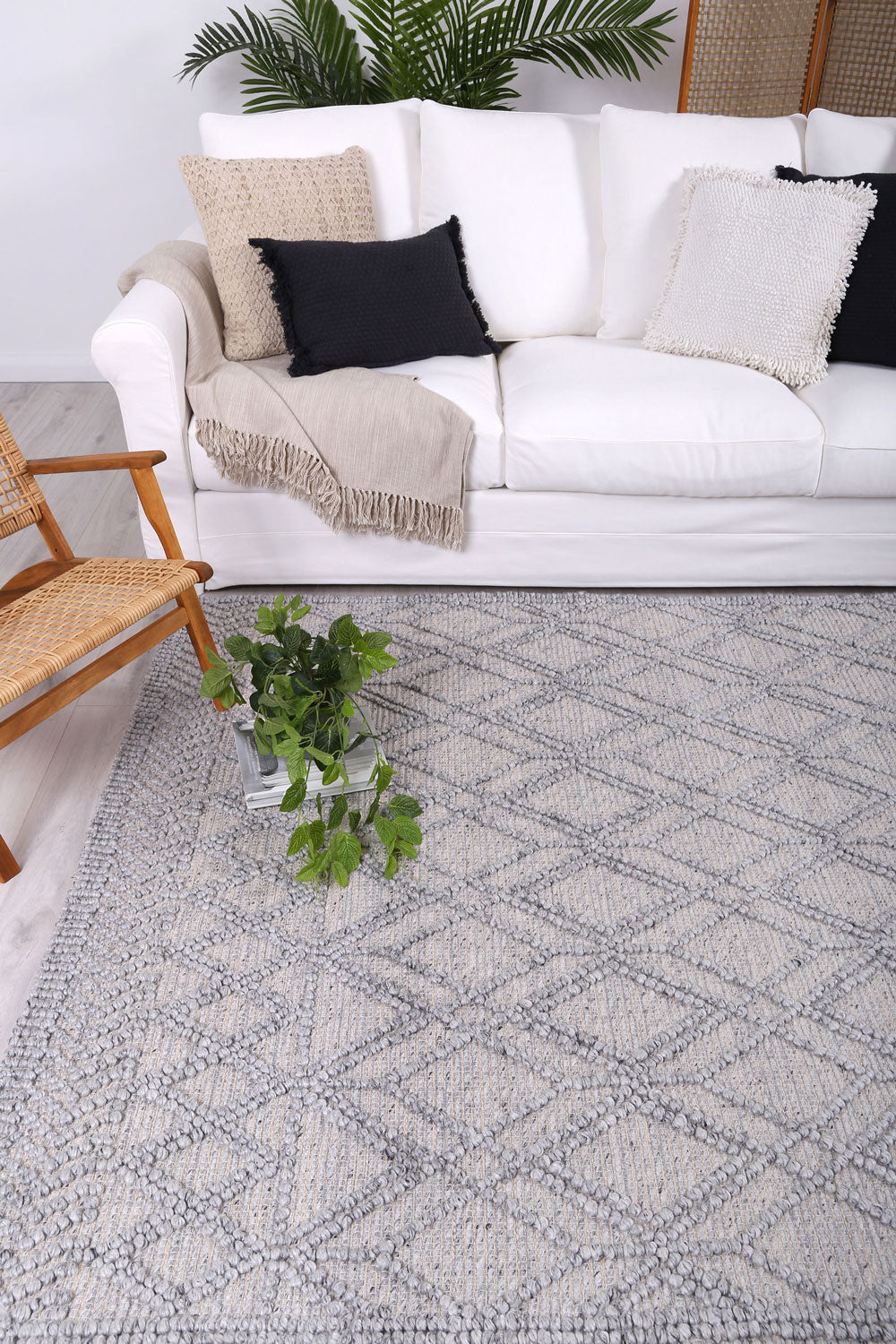 Shoreline Cobblestone Tribal Grey Wool Rug