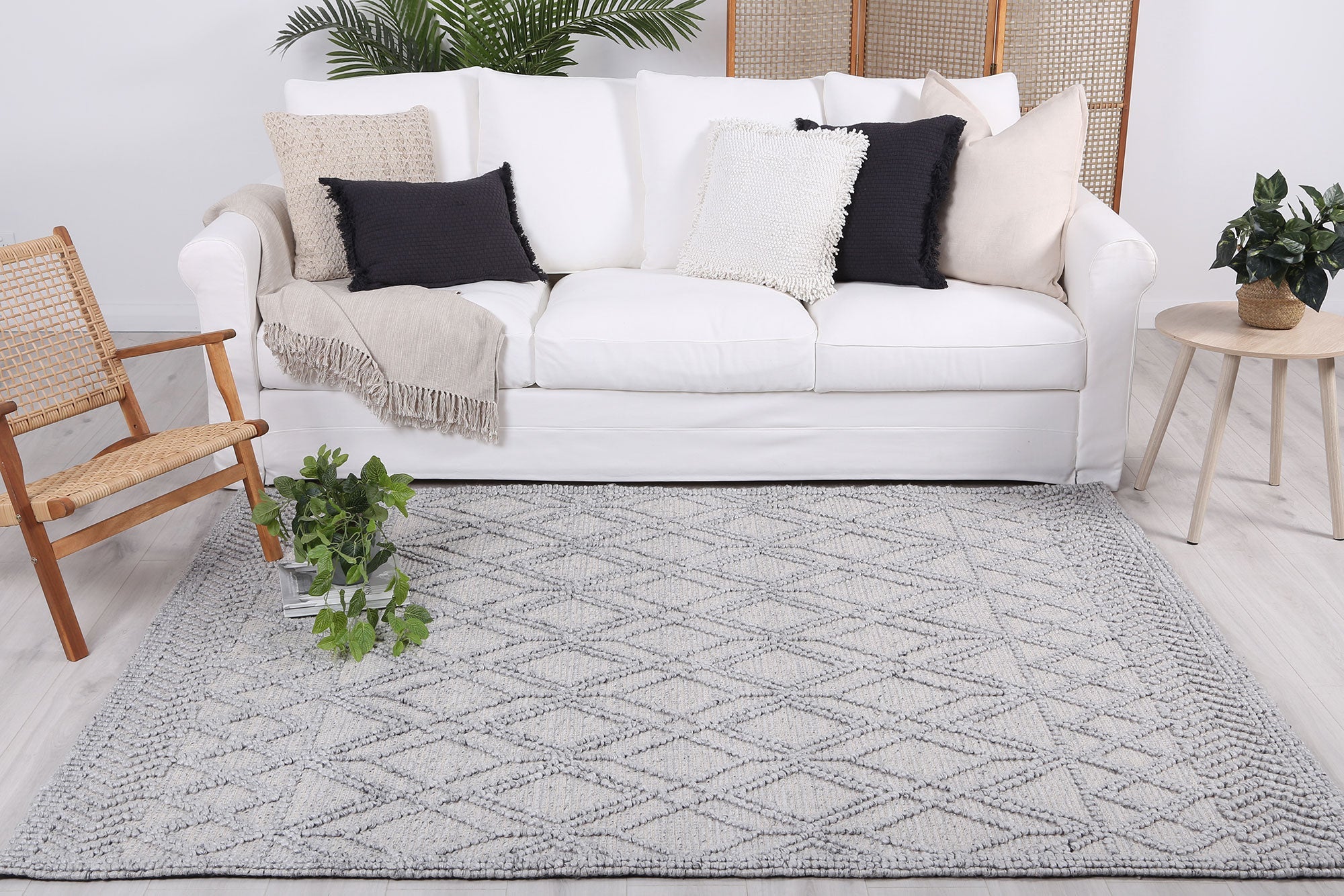 Shoreline Cobblestone Tribal Grey Wool Rug