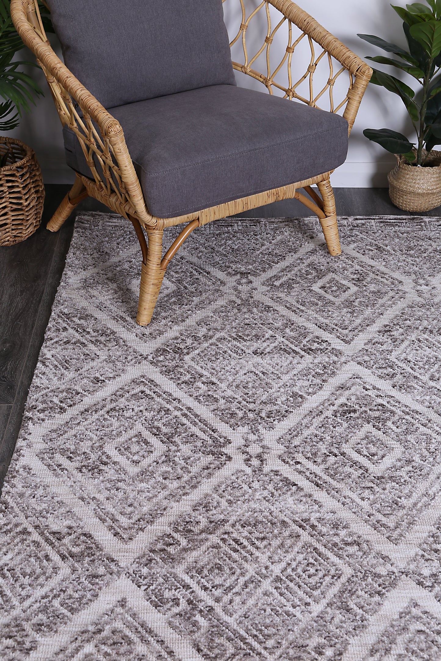 Estra Glenfalls Grey Tribal Rug