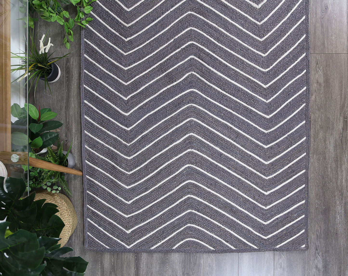 Tovia Grey Chevron Rug