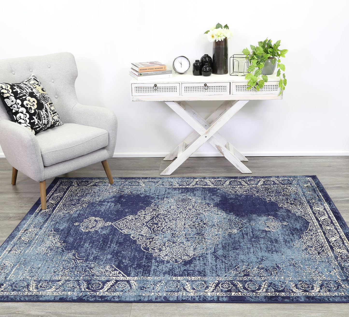 Axelle Distressed Navy Rug