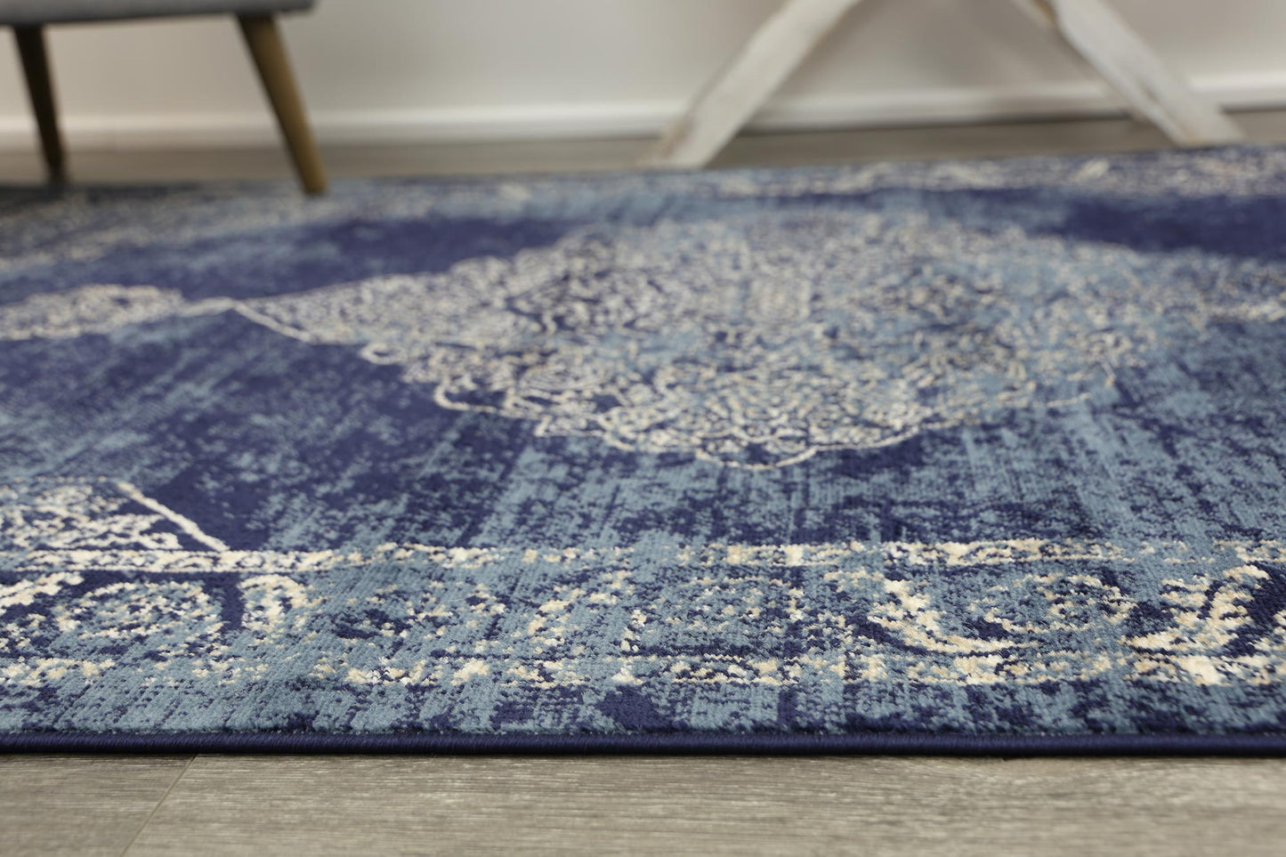 Axelle Distressed Navy Rug