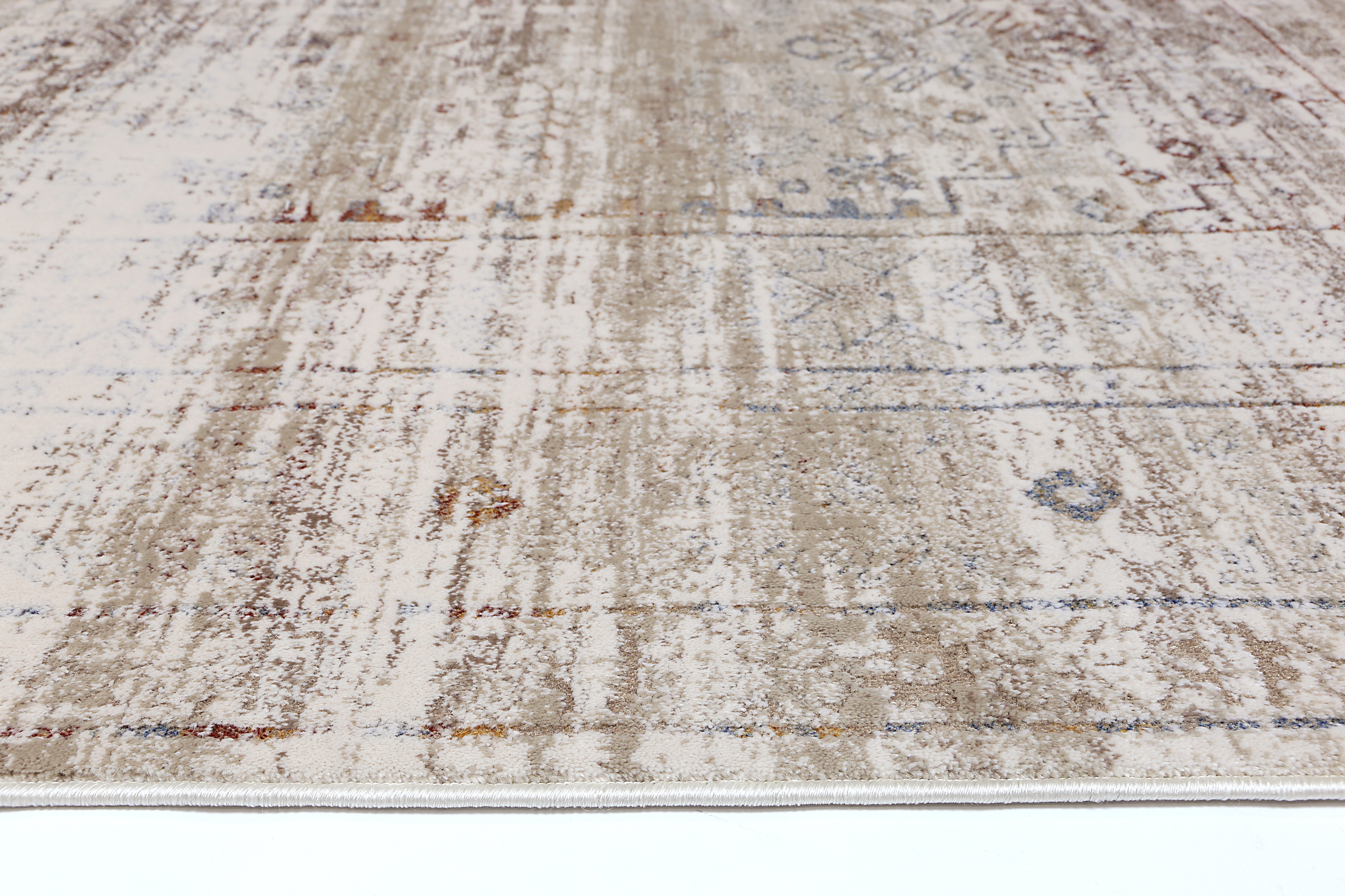 Evara Traditional Beige Multi Rug