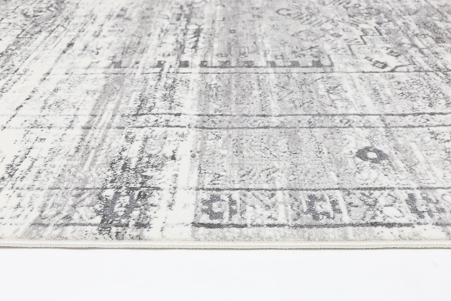 Evara Traditional Grey Rug