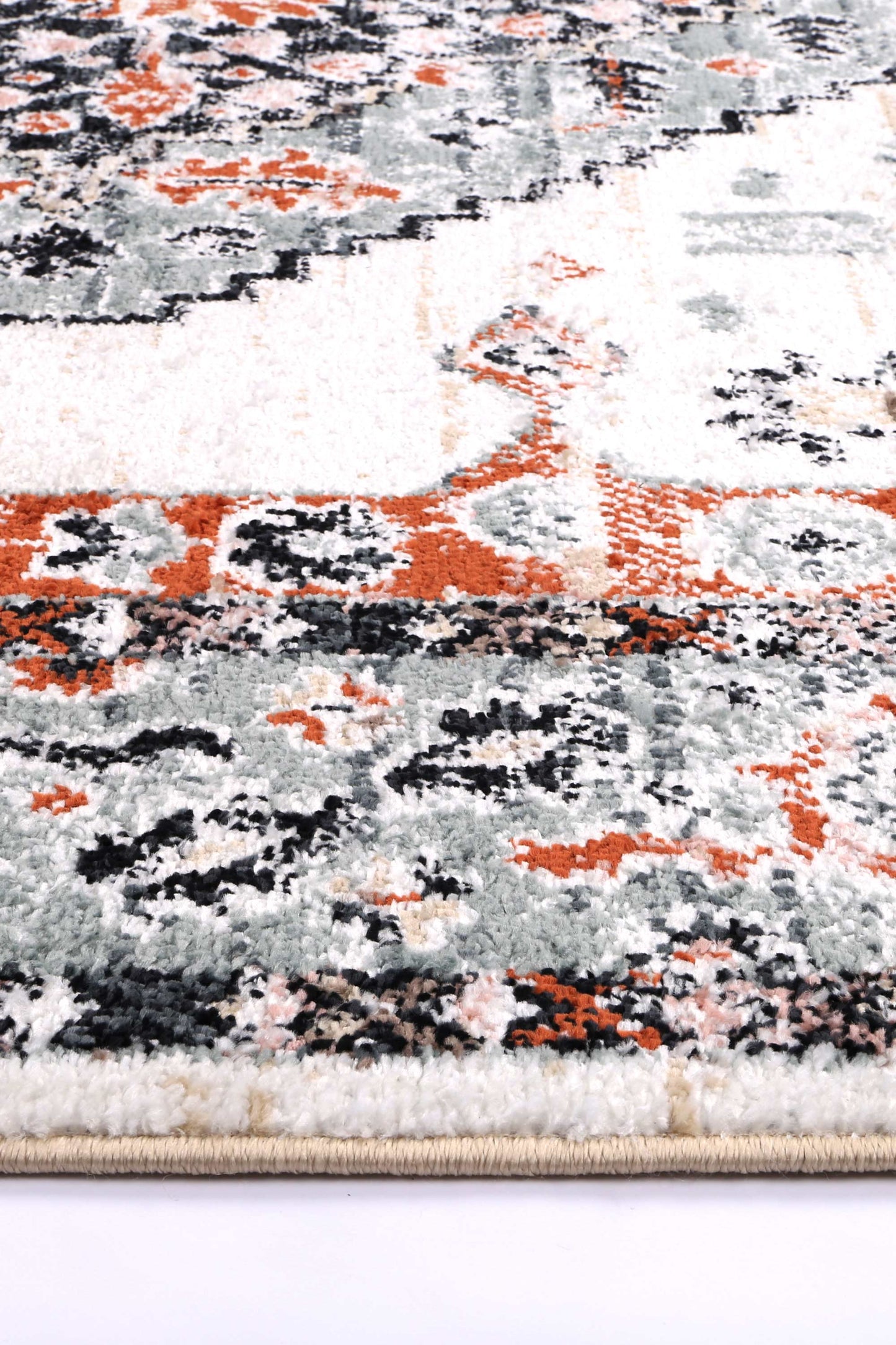 Lorena Witanhurst Traditional Cream Rug