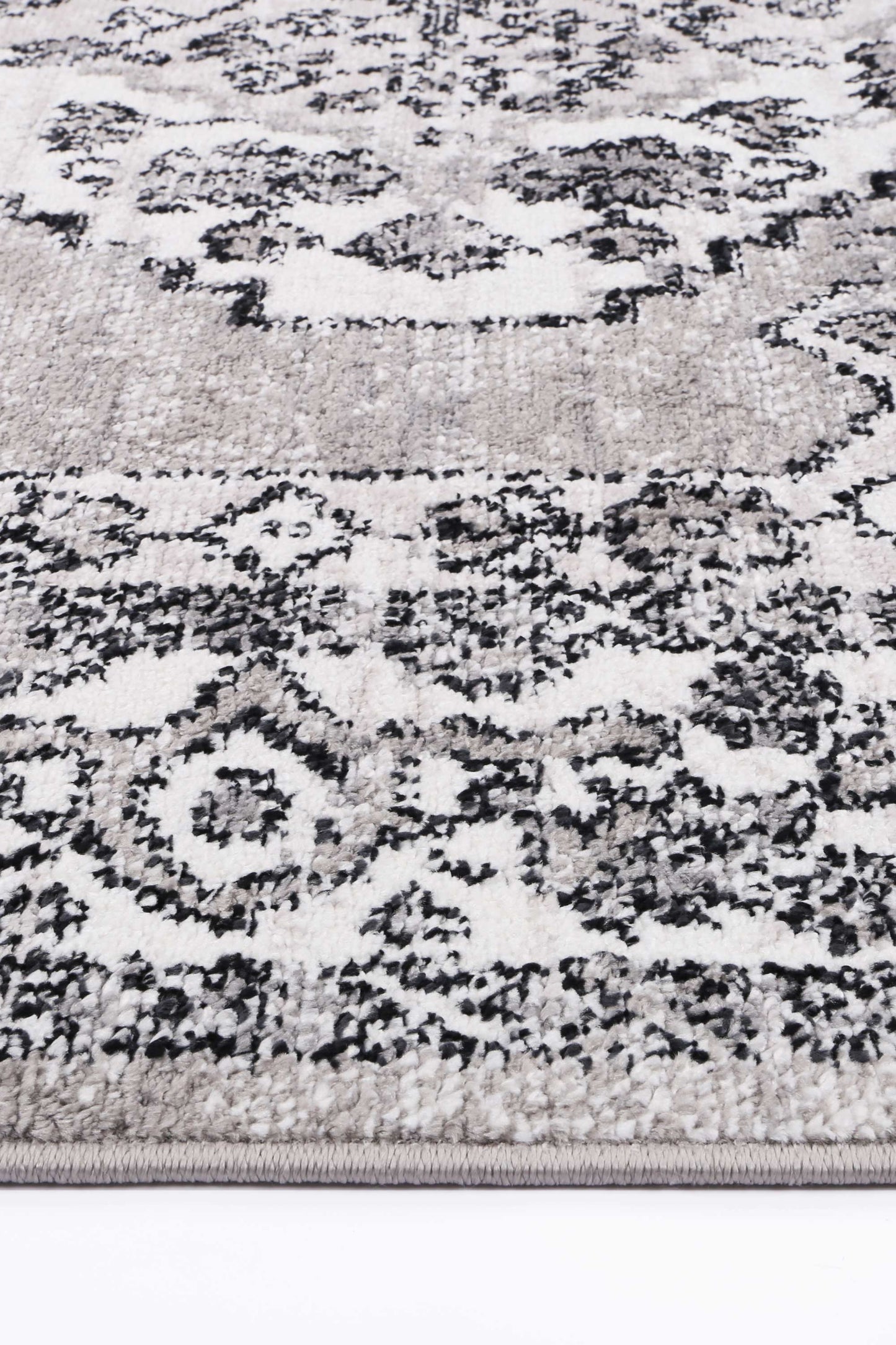 Lorena Safra Traditional Grey Rug