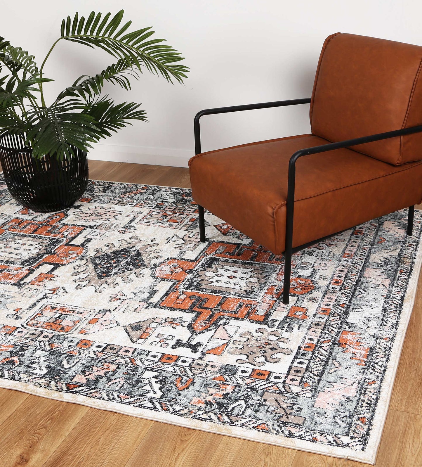 Lorena Istana Traditional Cream Rug