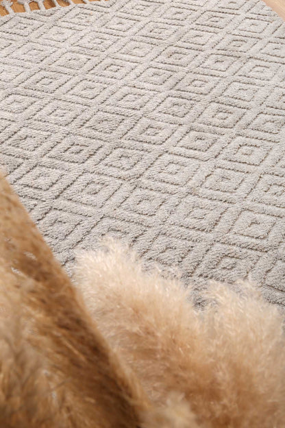 Orielle Diamond Wool Blend Grey Rug