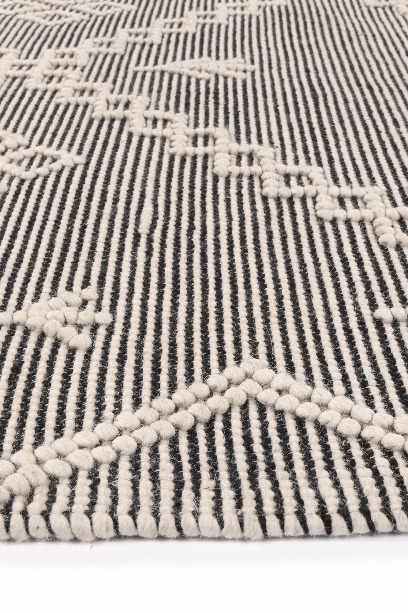 Orielle Aztec Wool Blend Cream Rug (No Tassel)