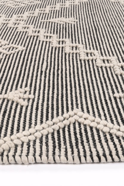 Orielle Aztec Wool Blend Cream Rug (No Tassel)