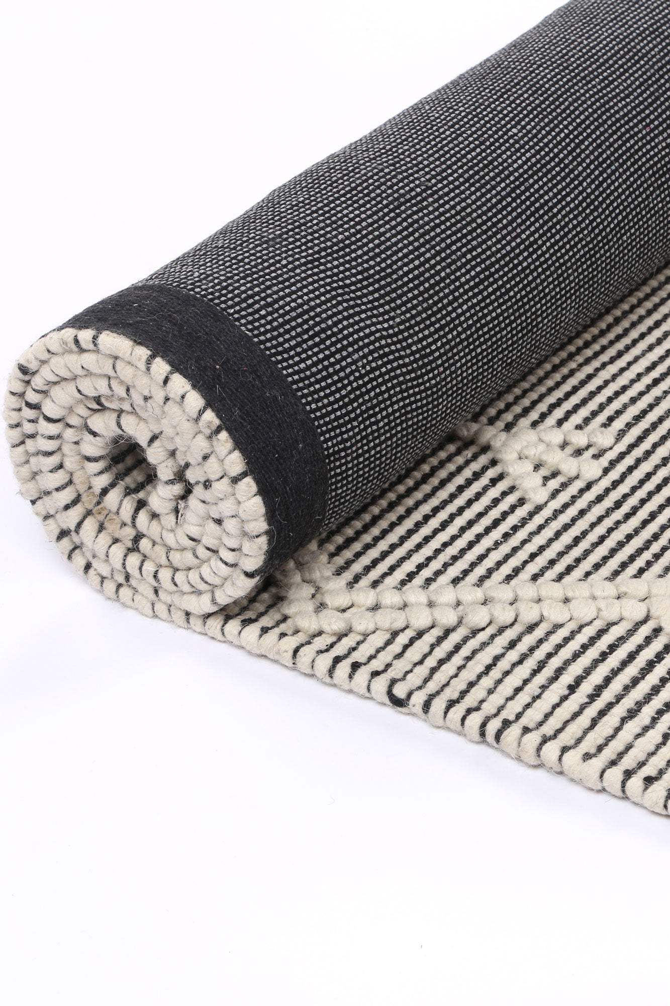 Orielle Aztec Wool Blend Cream Rug (No Tassel)