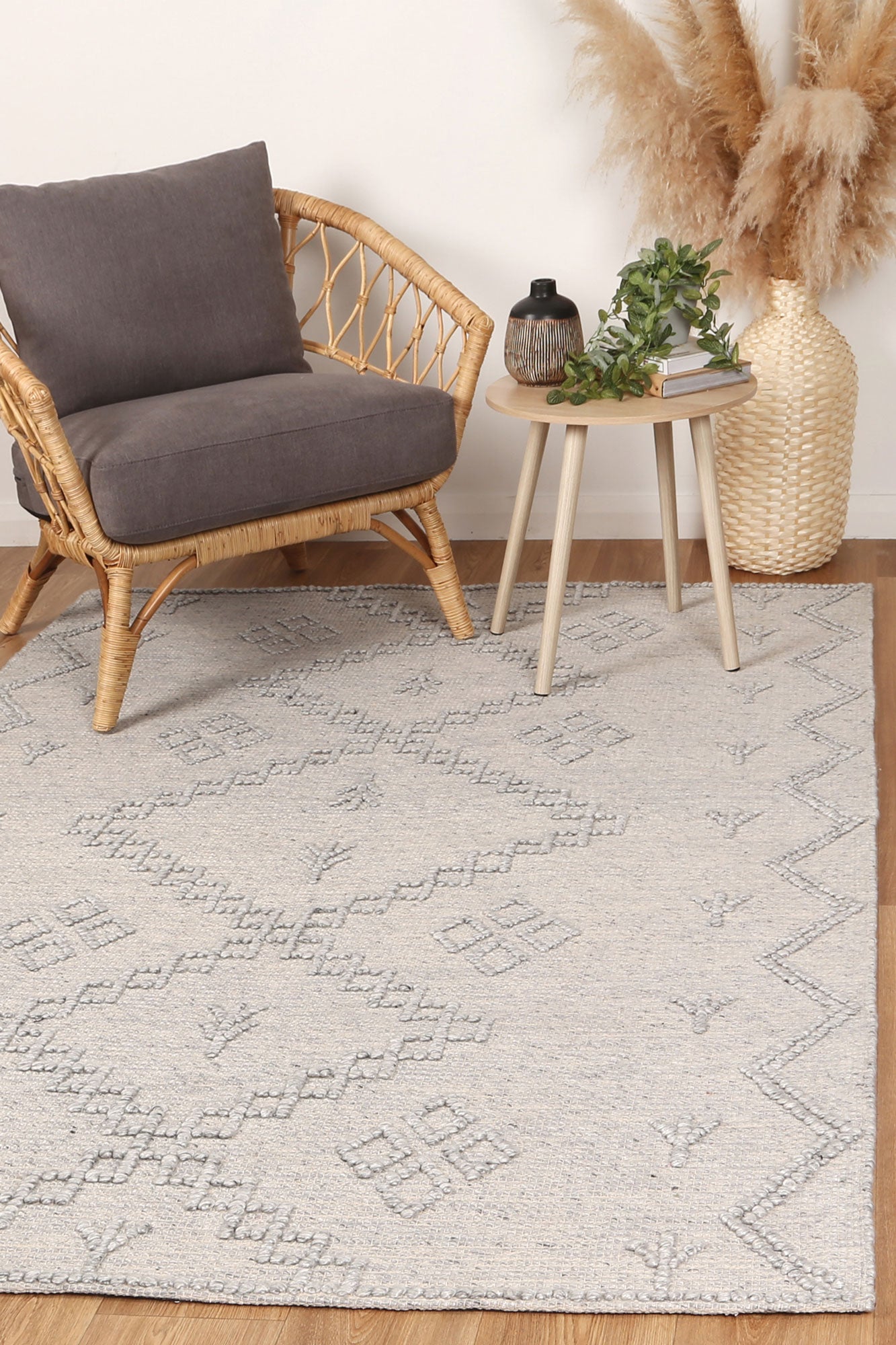 Orielle Aztec Wool Blend Grey Rug (No Tassel)