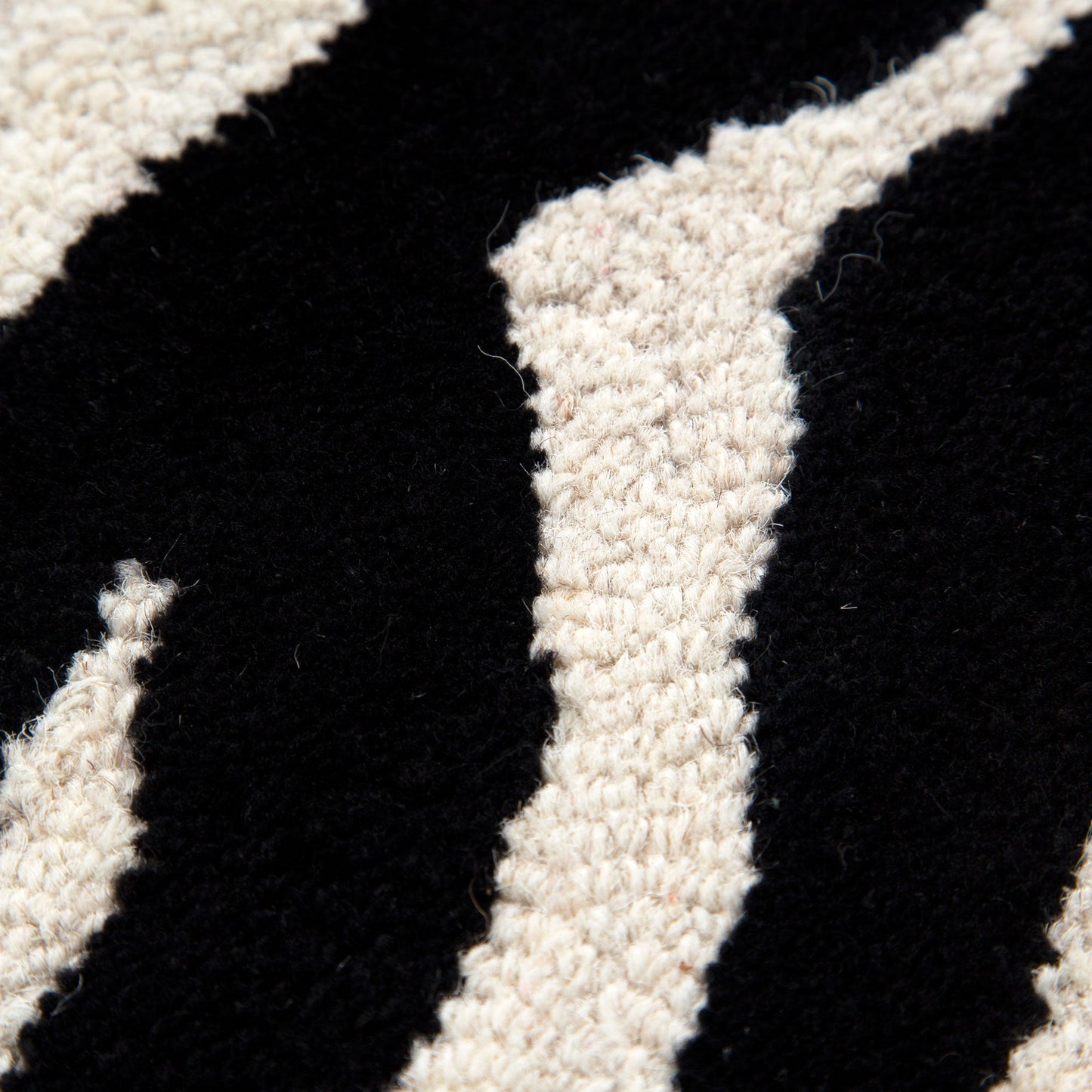 Frayla Zanzibar Black & White Wool Rug