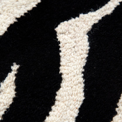 Frayla Zanzibar Black & White Wool Rug