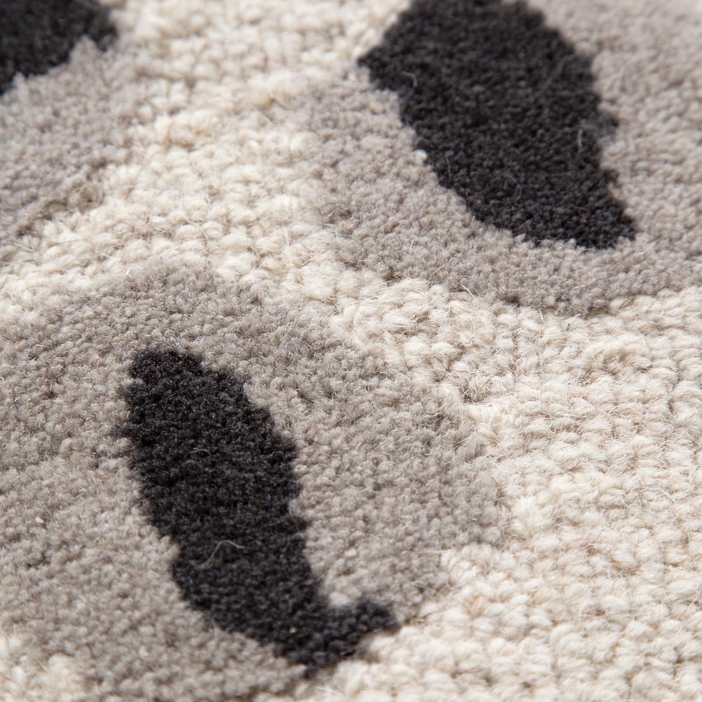 Frayla Leopard Cream Grey Wool Rug