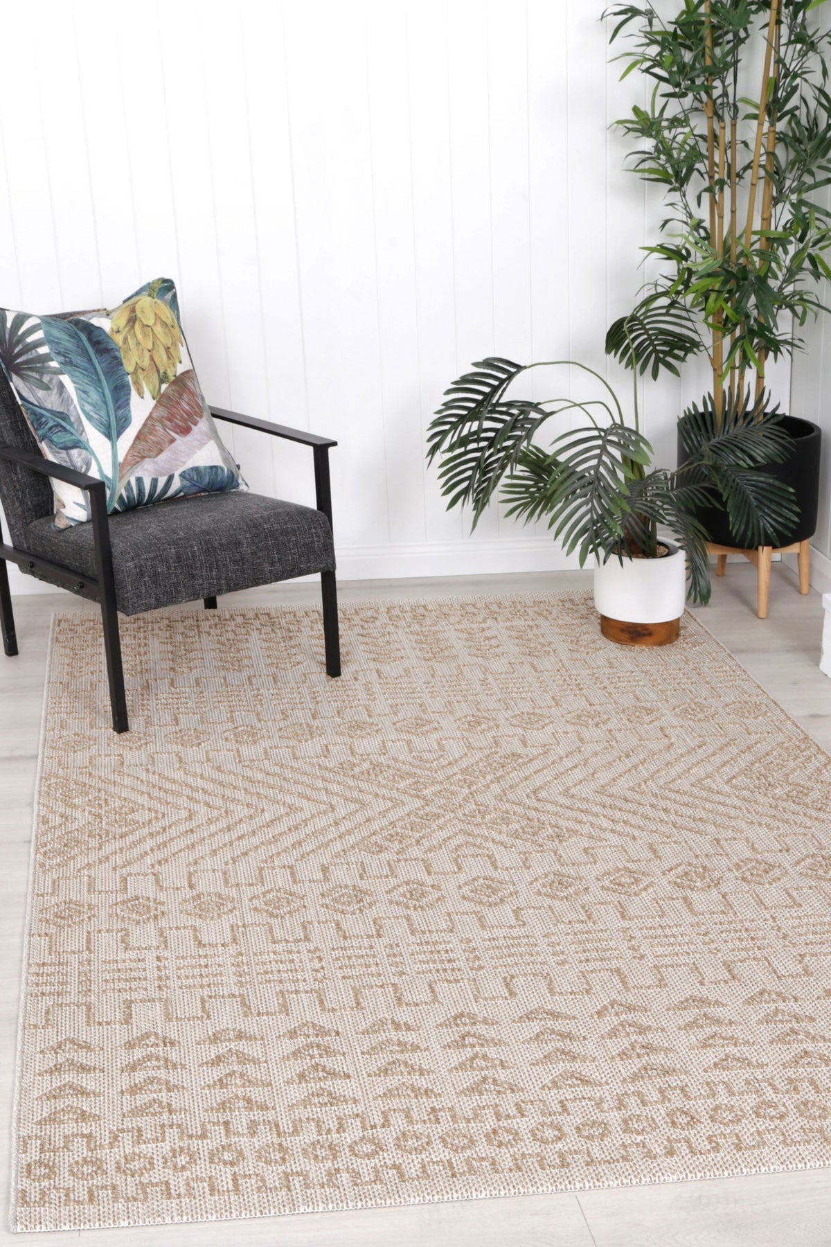 Claymore Bresha Indoor / Outdoor Beige Rug
