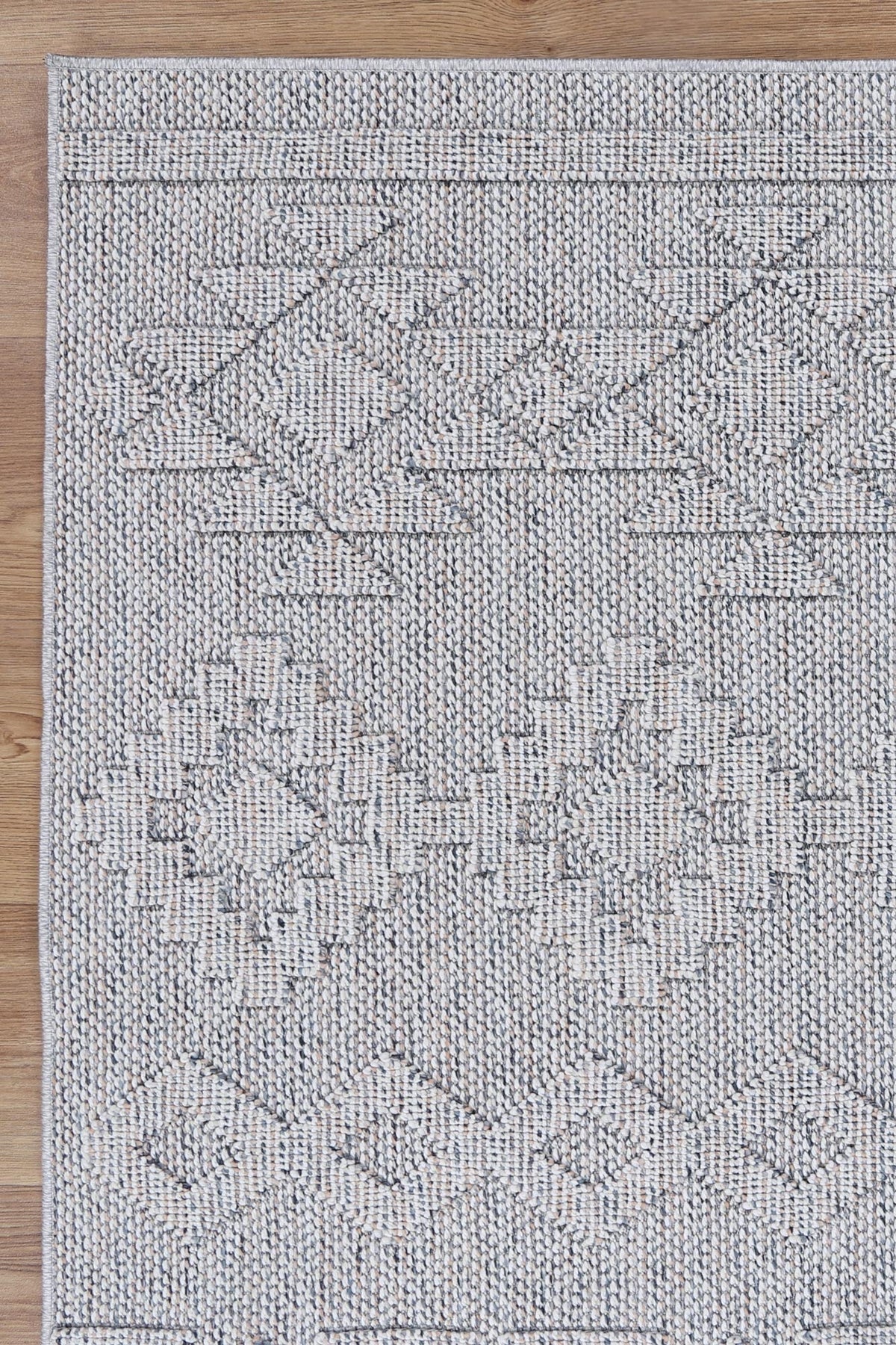 Claymore Tribal Indoor/Outdoor Grey Rug (New landed)