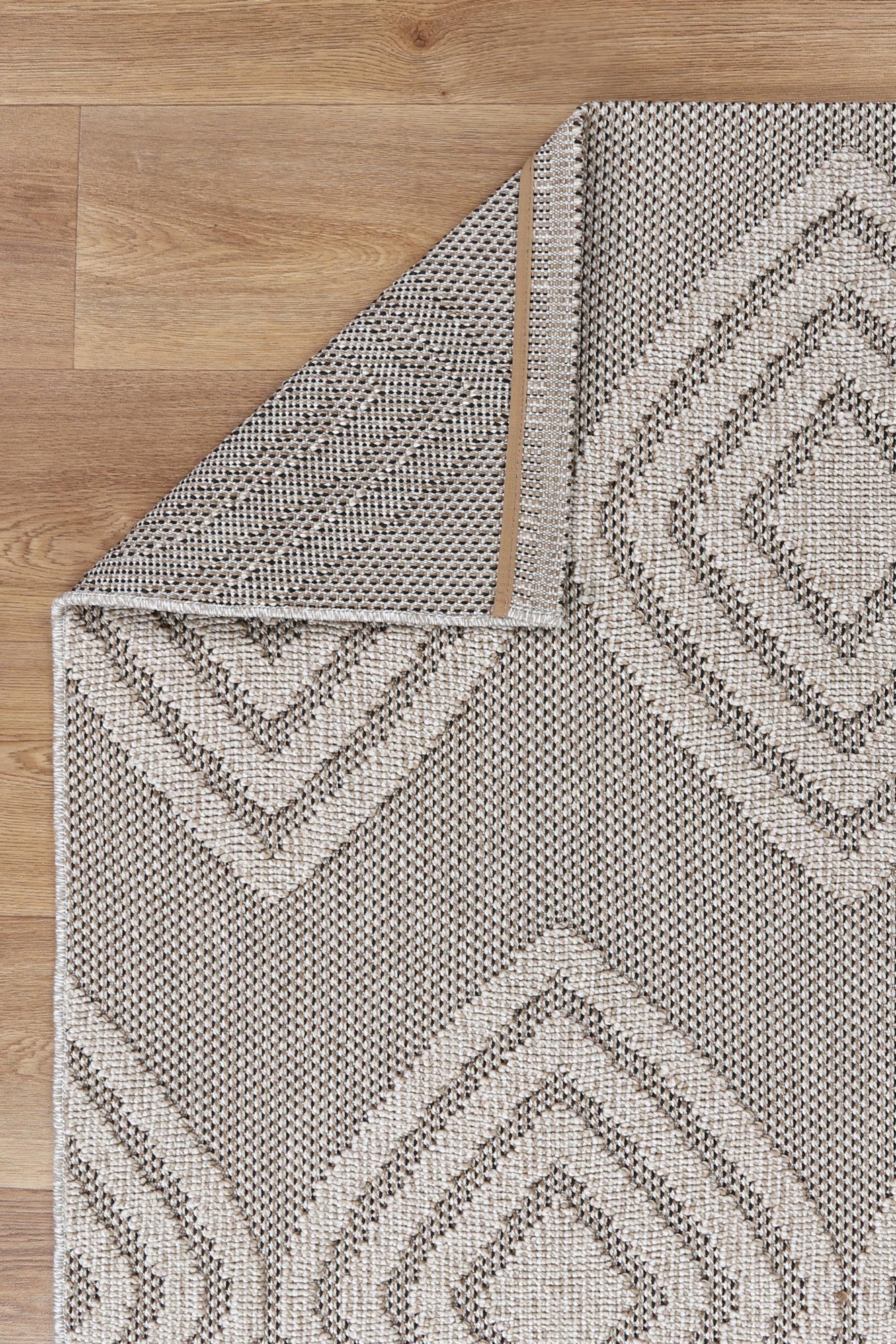 Claymore Modern Indoor/Outdoor Brown Rug (New landed)