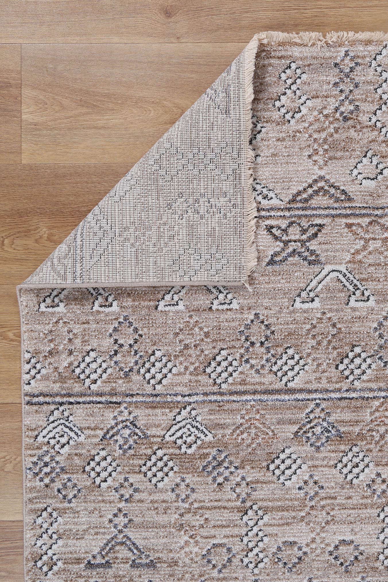 Flint Sivas Ash Tribal Soft Rug