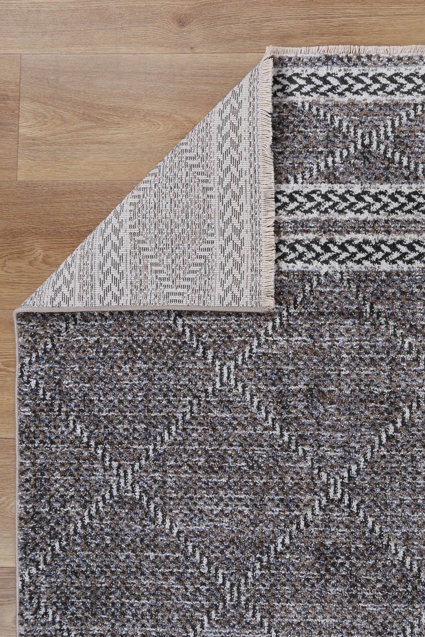 Flint Aleppo Charcoal Contemporary Soft Rug