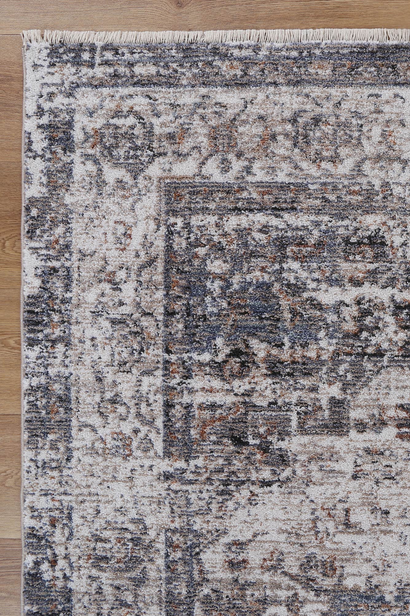 Flint Multan Ash Traditional Soft Rug