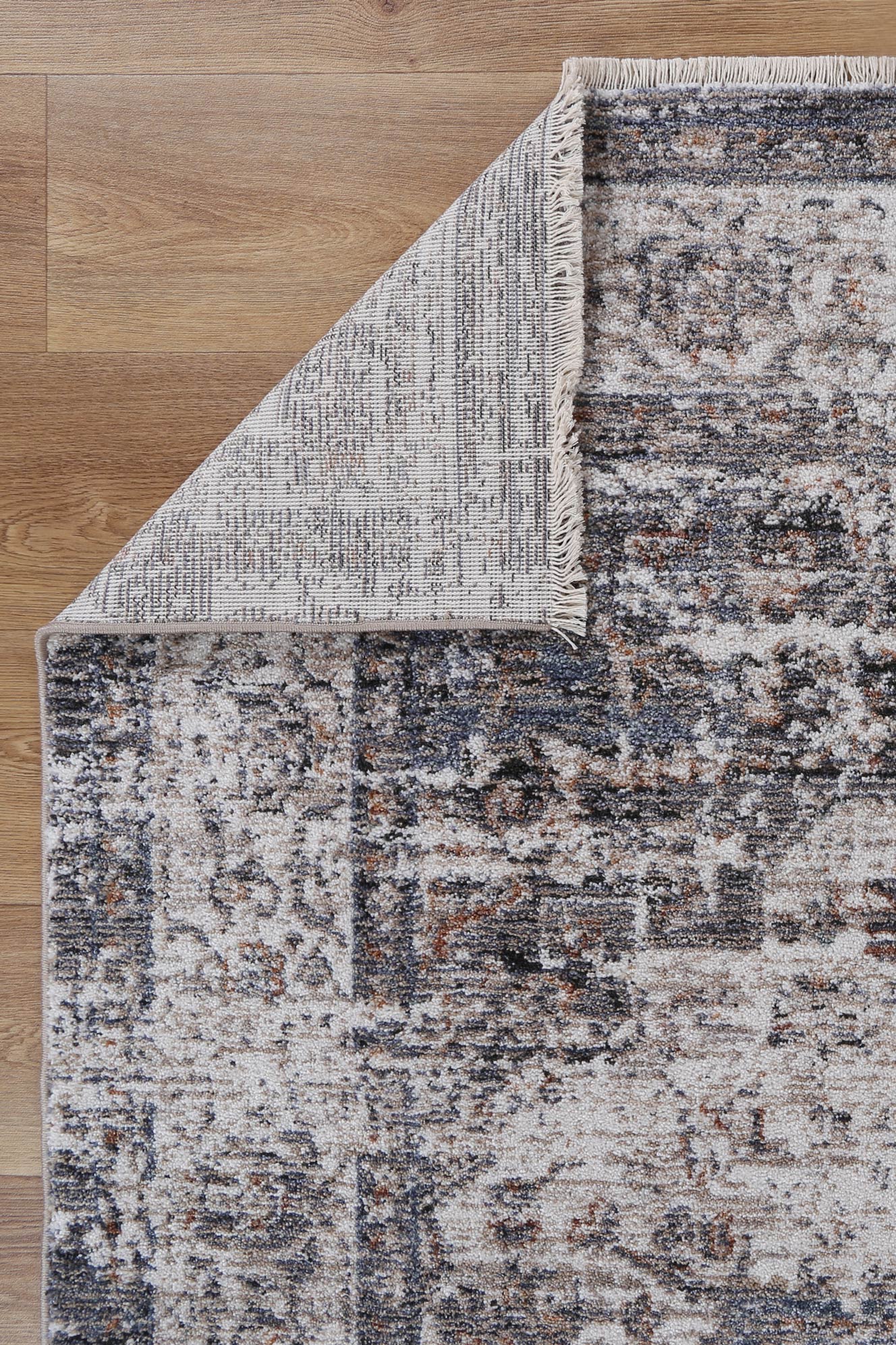 Flint Multan Ash Traditional Soft Rug