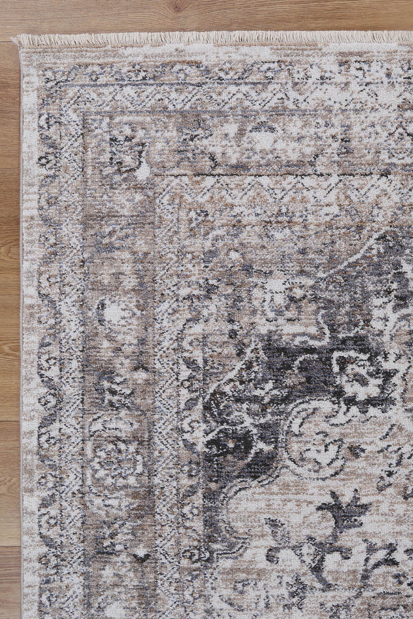 Flint Samarkad Ash Traditional Soft Rug