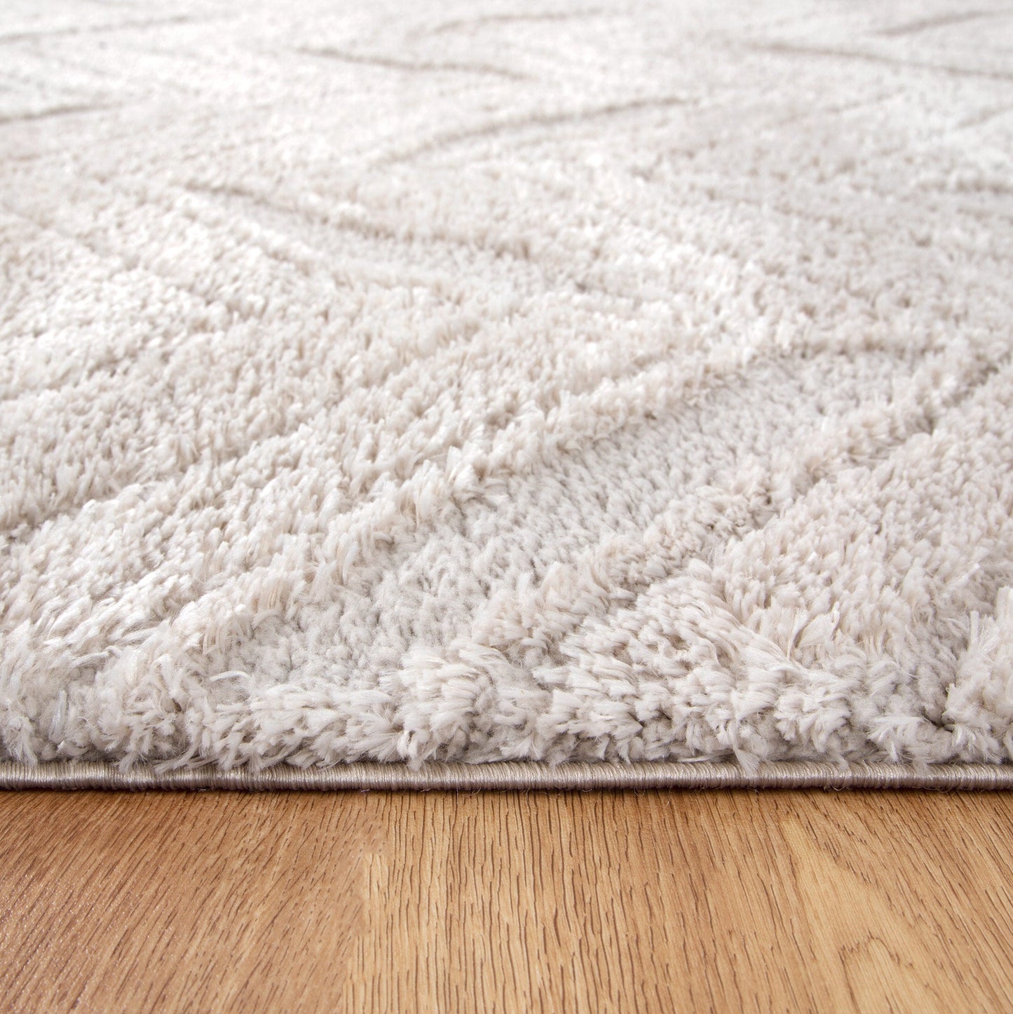 Pebble Chevron Beige Shag Rug