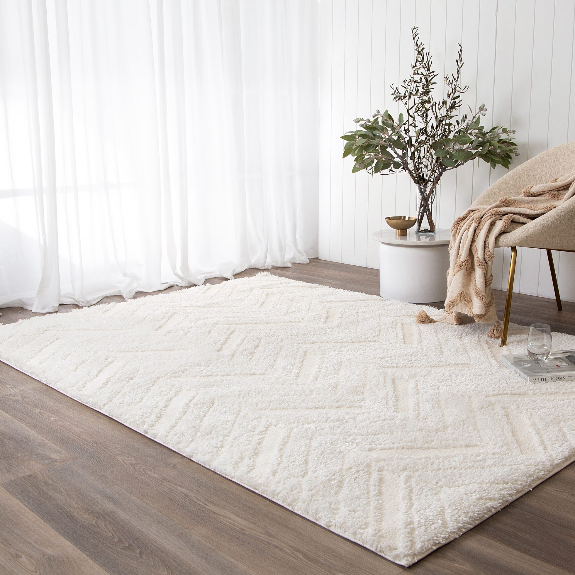 Pebble Chevron Cream Shag Rug