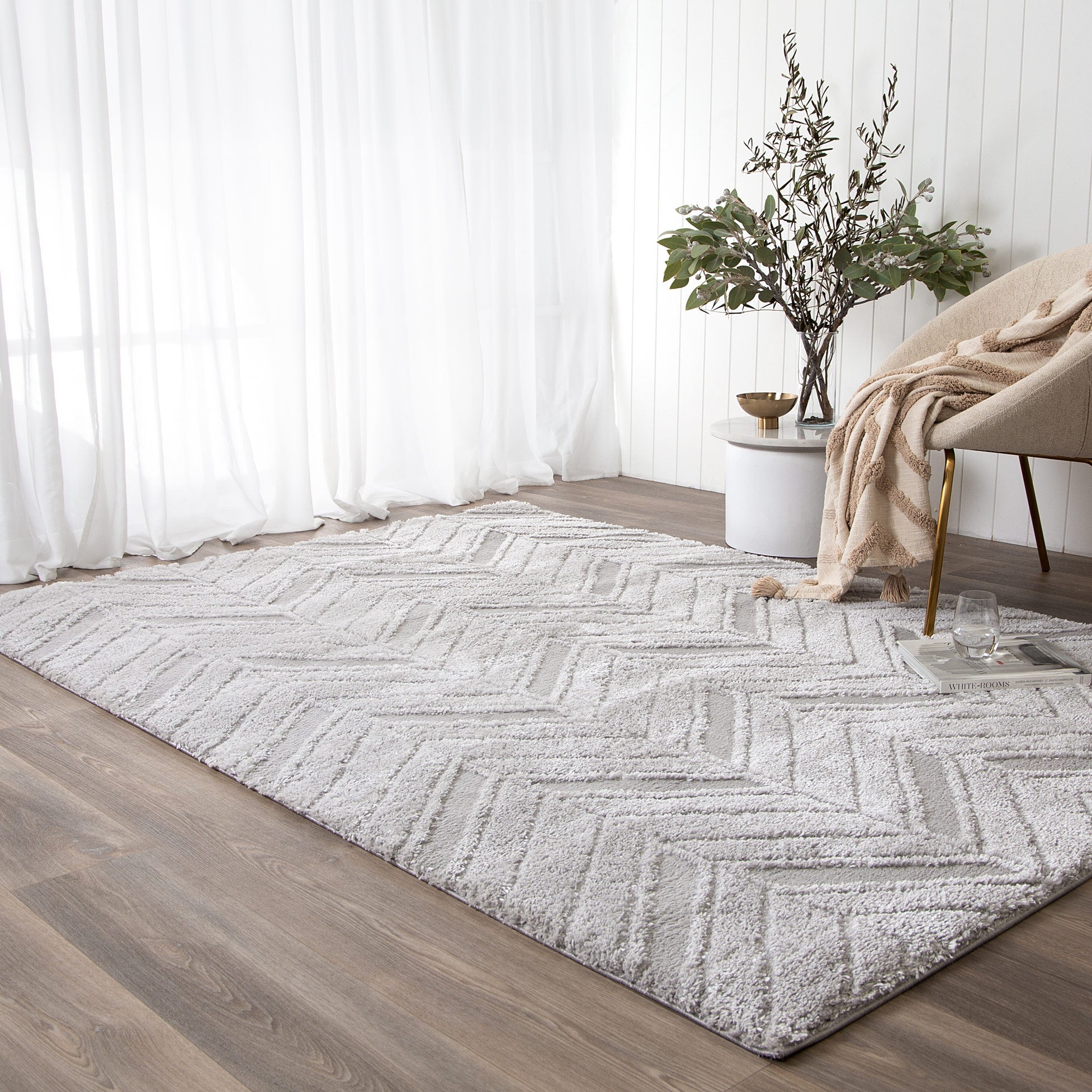 Pebble Chevron Silver Shag Rug