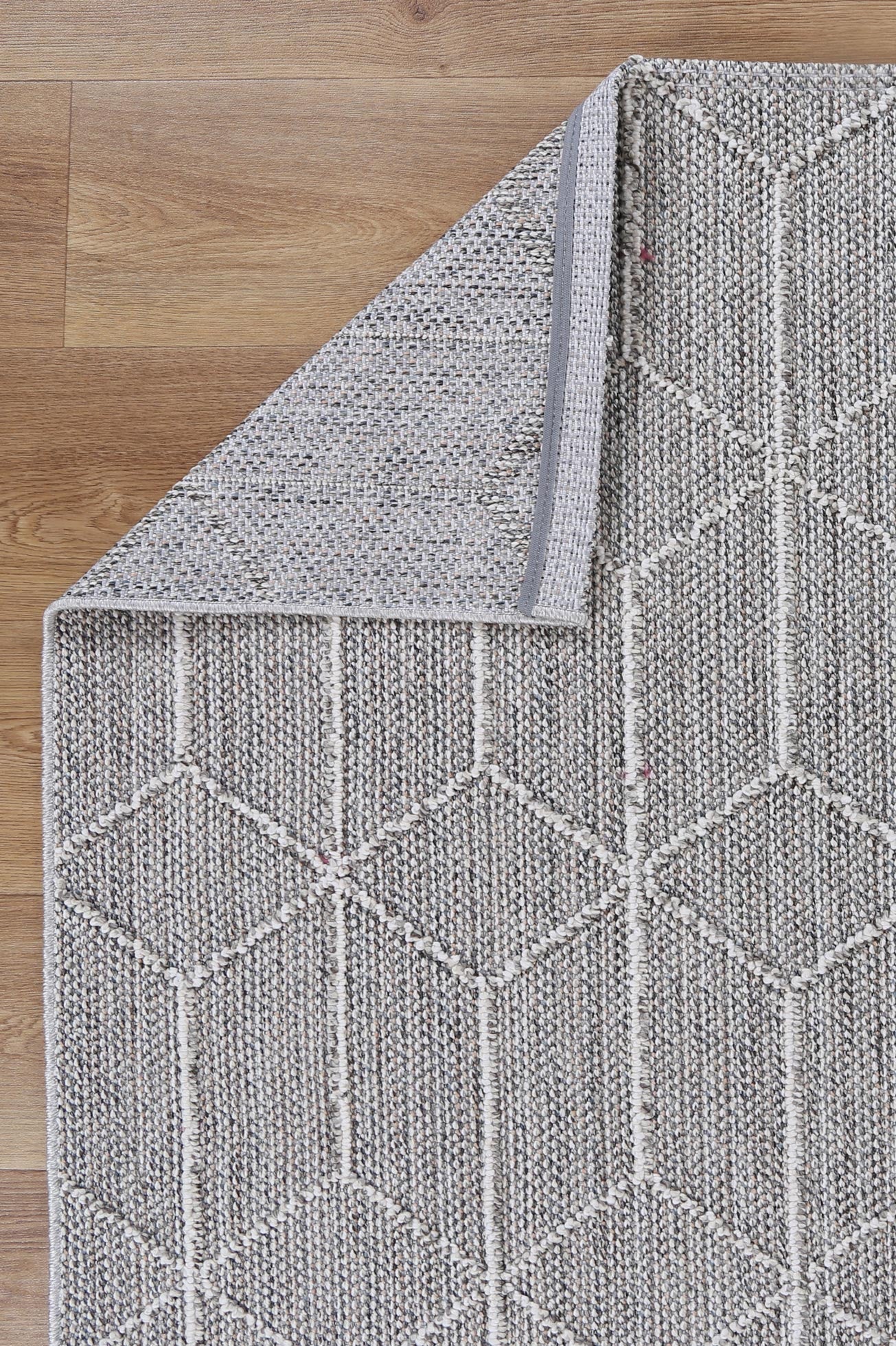 Torrelle Totori Ash Geometric Flatweave Rug