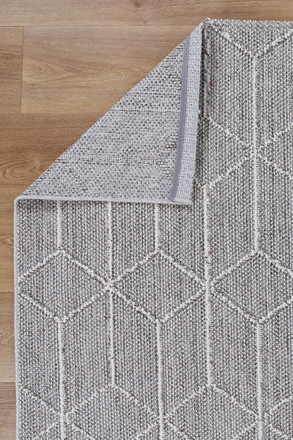 Torrelle Totori Ash Geometric Flatweave Rug