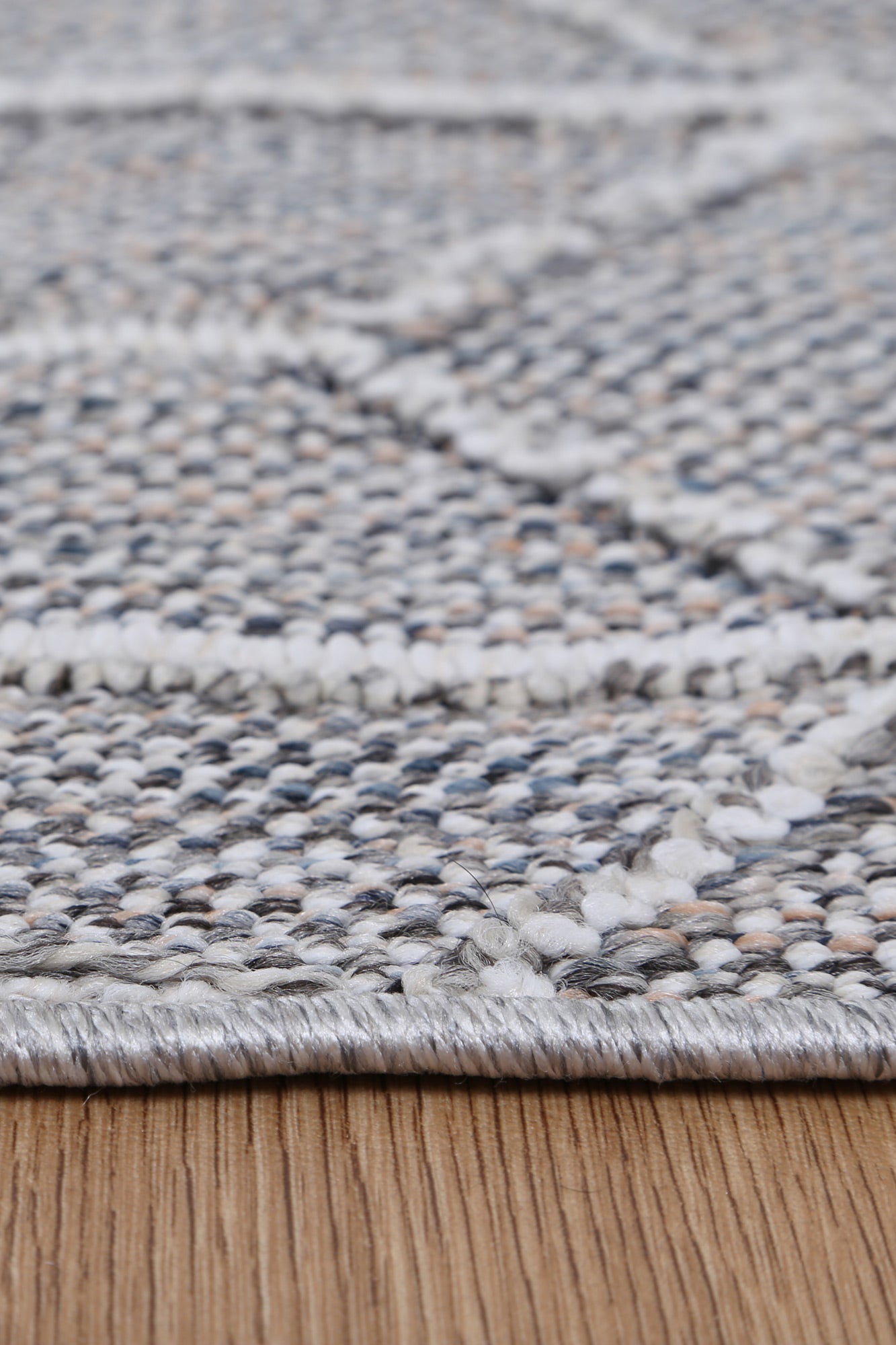 Torrelle Sikua Grey Geometric Flatweave Rug