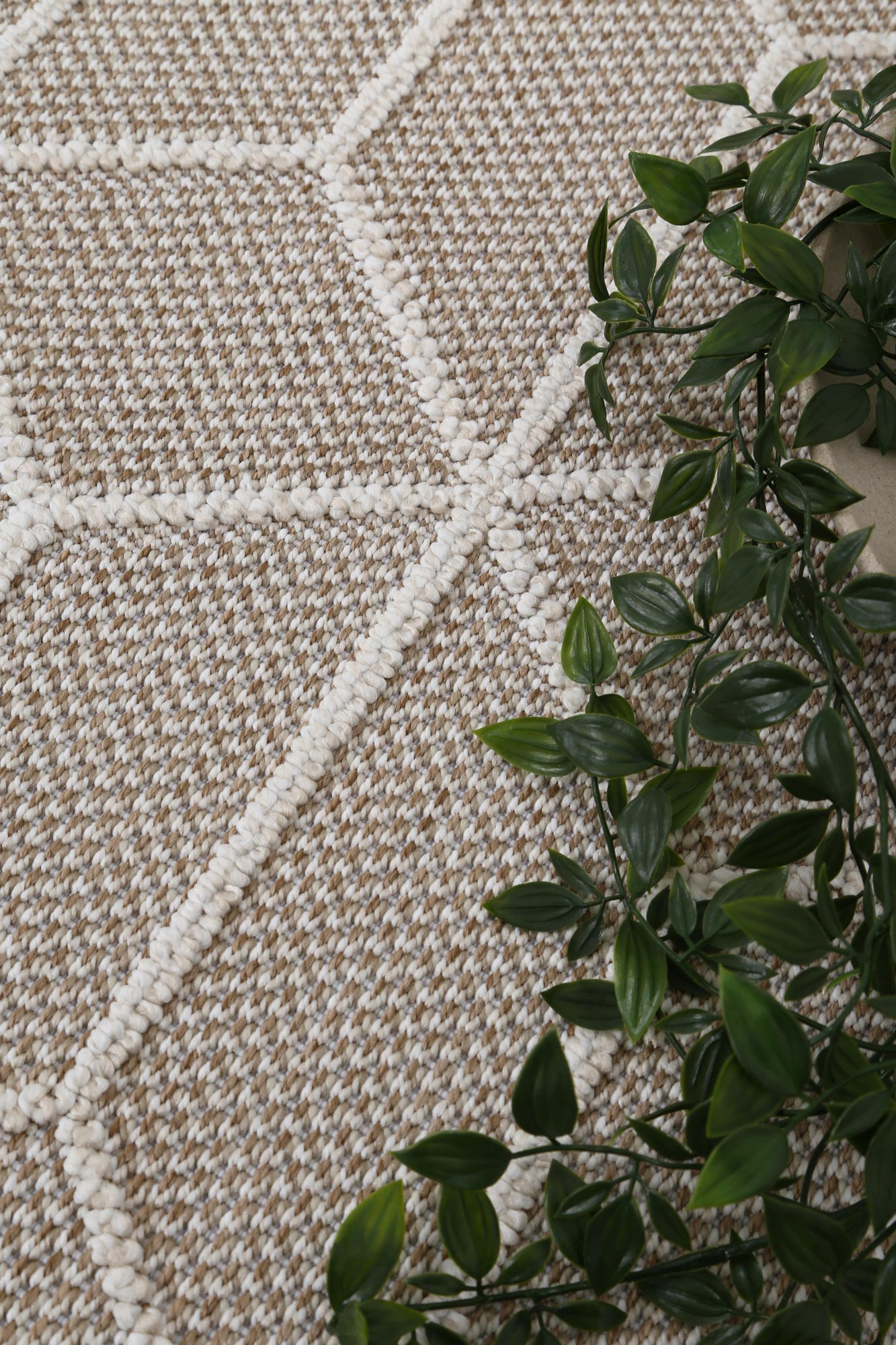 Torrelle Maemae Beige Geometric Flatweave Rug