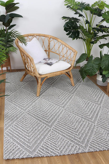 Torrelle Kini Grey Geometric Flatweave Rug