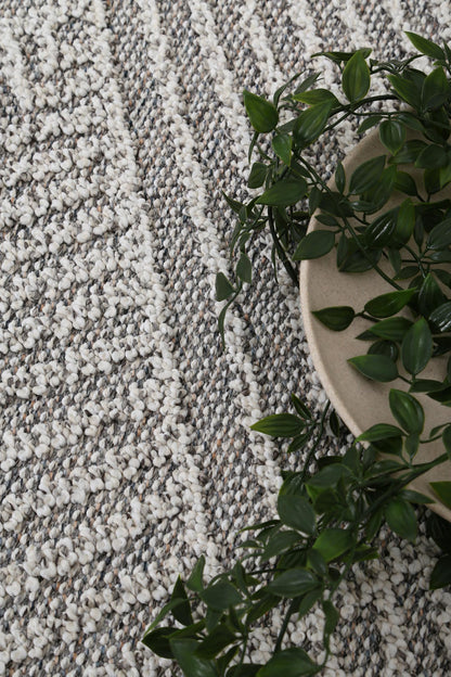 Torrelle Kini Grey Geometric Flatweave Rug