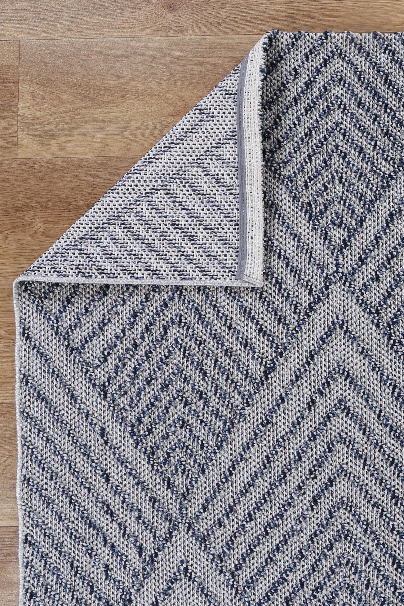 Torrelle Naka Charcoal Geometric Flatweave Rug