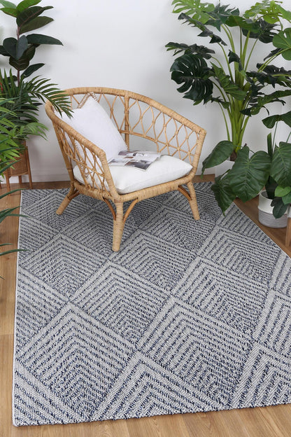 Torrelle Naka Charcoal Geometric Flatweave Rug