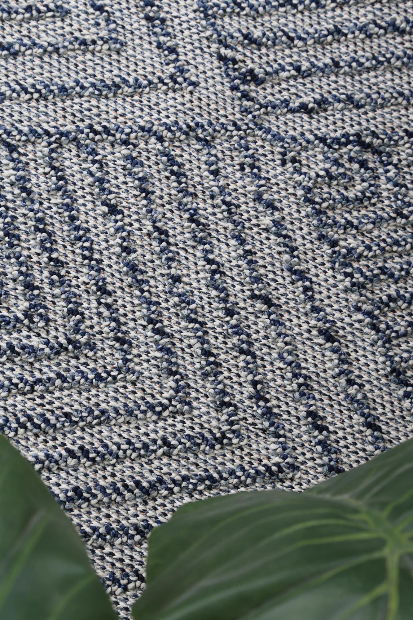 Torrelle Naka Charcoal Geometric Flatweave Rug