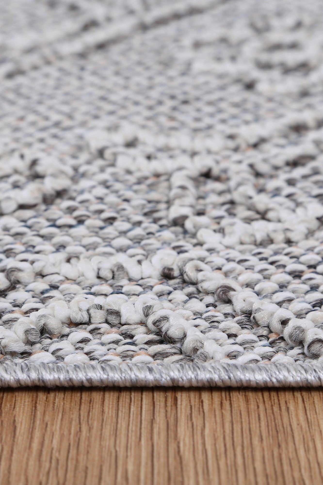 Torrelle Nori Grey Tribal Flatweave Rug