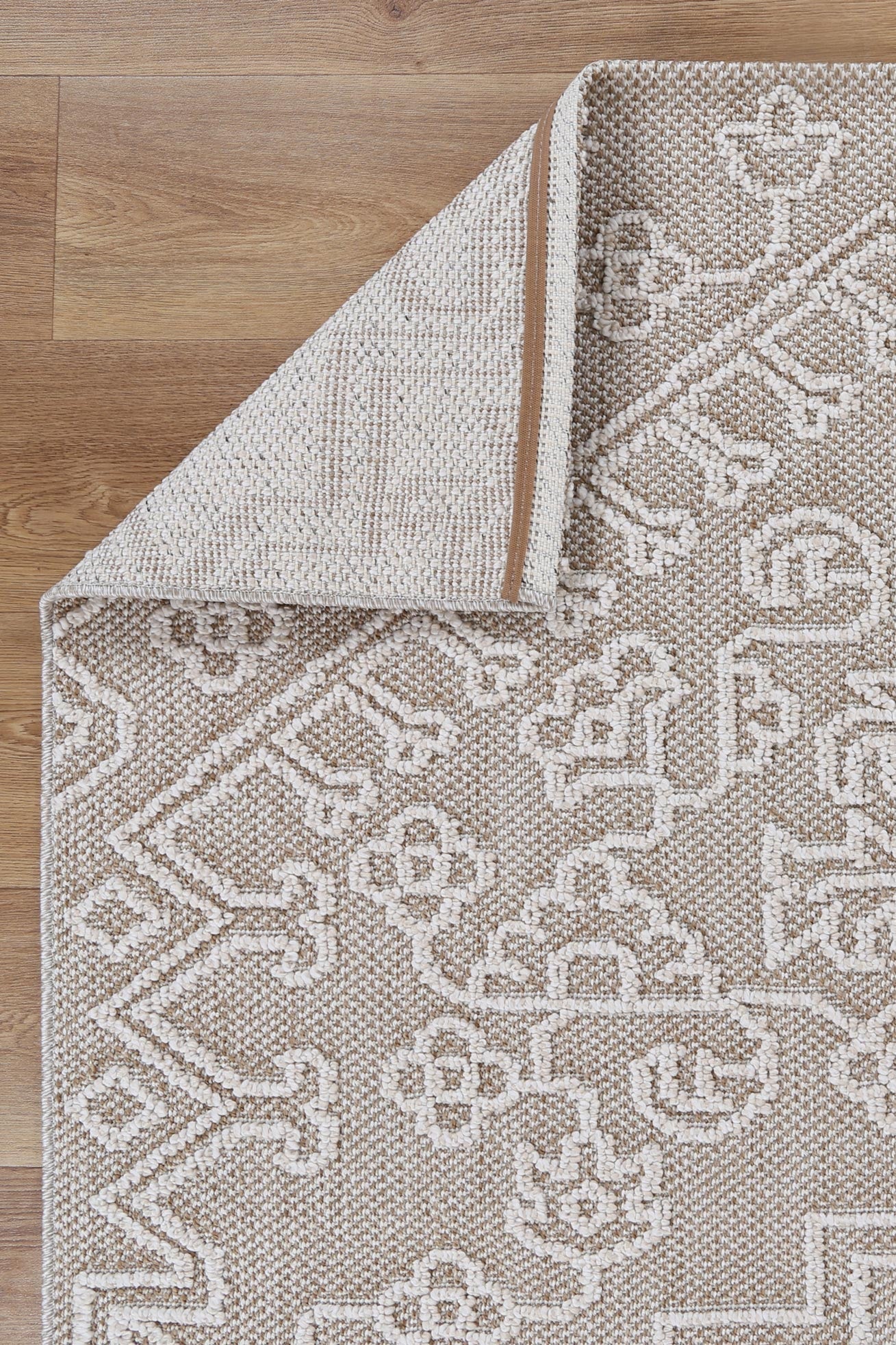 Torrelle Waita Beige Tribal Flatweave Rug