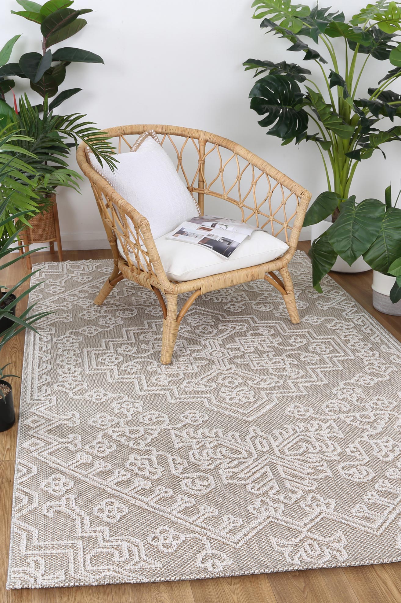 Torrelle Waita Beige Tribal Flatweave Rug