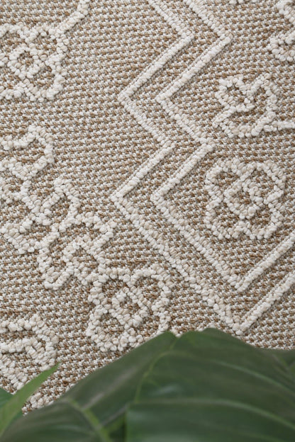 Torrelle Waita Beige Tribal Flatweave Rug