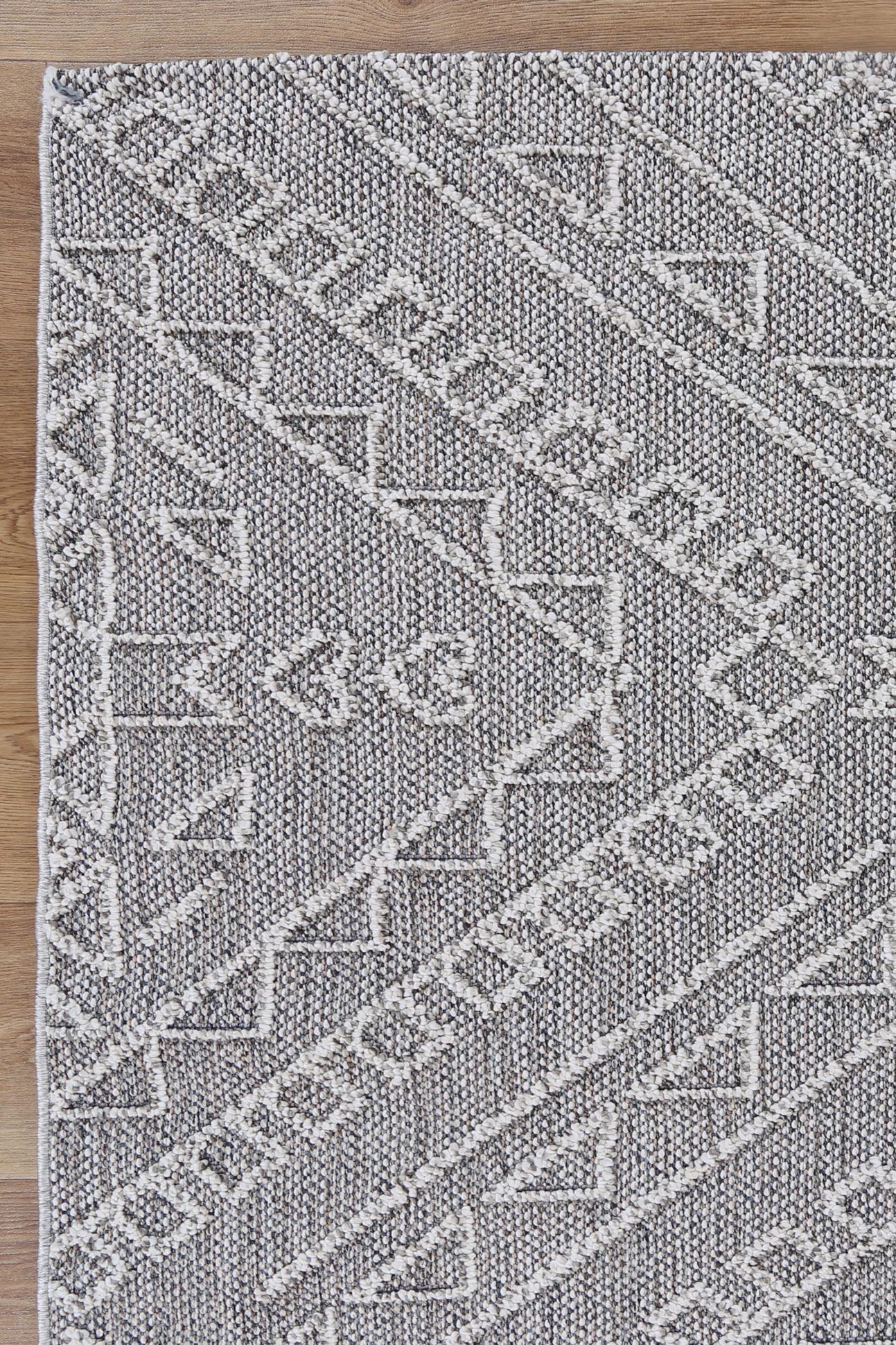 Torrelle Kaua Ash Tribal Flatweave Rug