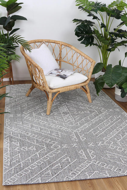 Torrelle Kaua Ash Tribal Flatweave Rug