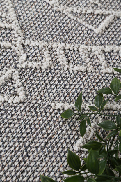 Torrelle Kaua Ash Tribal Flatweave Rug